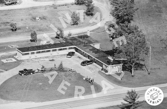 Alger Motel (Old Alger Motel) - 1982 Aerial (newer photo)